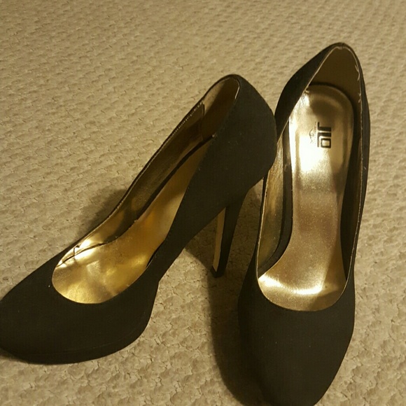 Heels - Picture 2 of 4